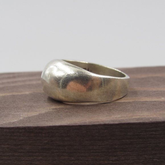 Size 7 Sterling Silver Simple Thick Band Ring - Picture 2 of 8